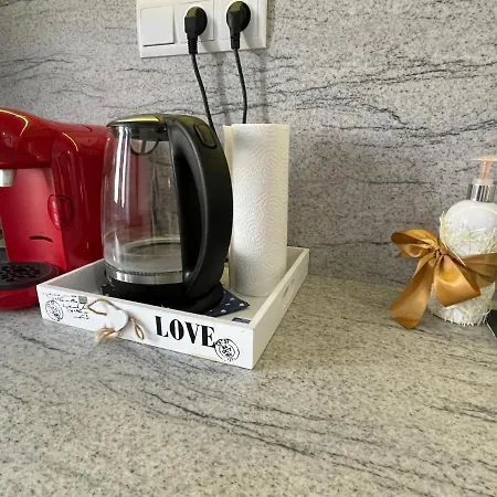 Modern In Center Of - Boncart