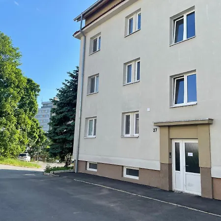 Modern In Center Of - Boncart